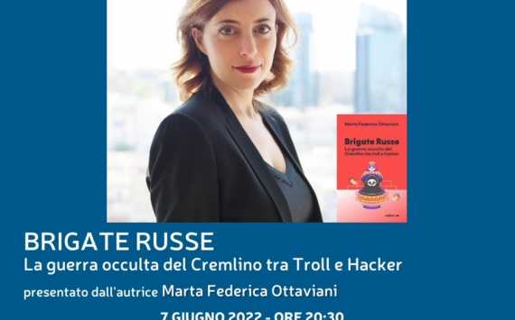 Raffaele Consiglio introduce Marta Federica Ottaviani che presenta il suo ultimo libro
